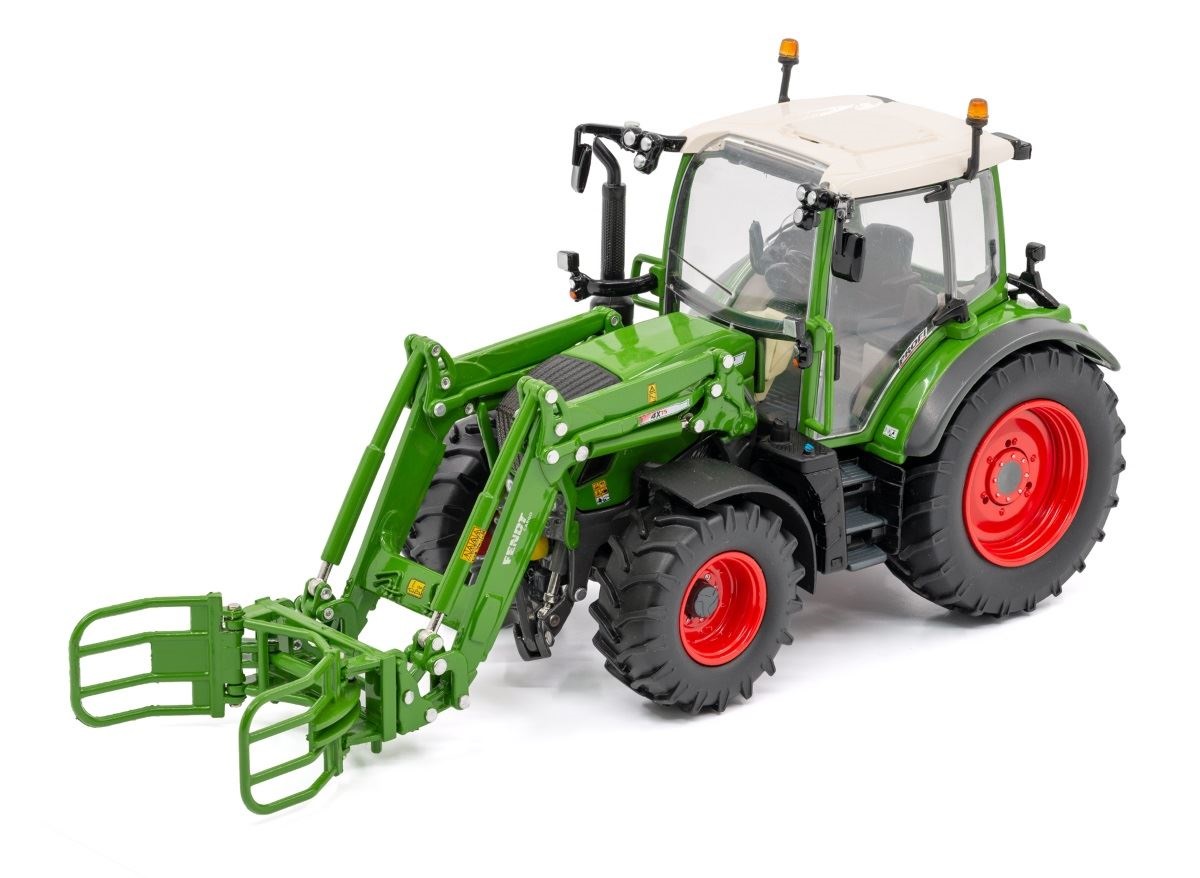 Fendt 313 Vario met Balengrijper